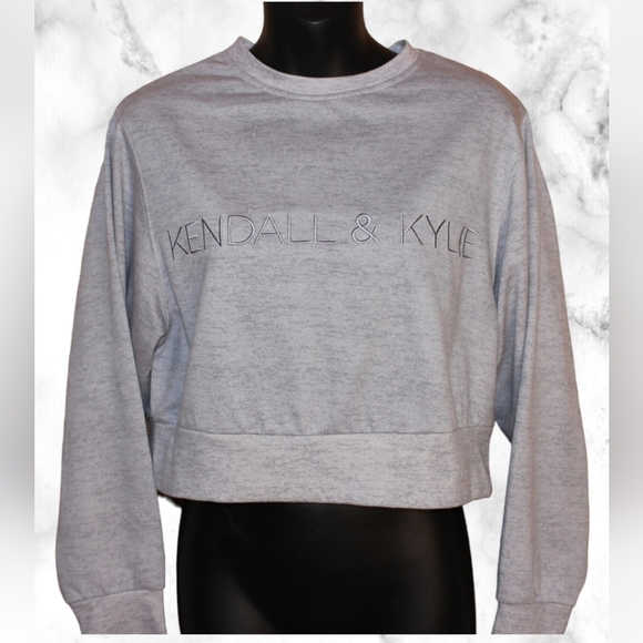KENDALL & Kylie Long Sleeve Crop Top Sweatshirt - Picture 1 of 7